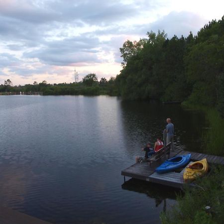 Mallards' Landing Hayward Bagian luar foto