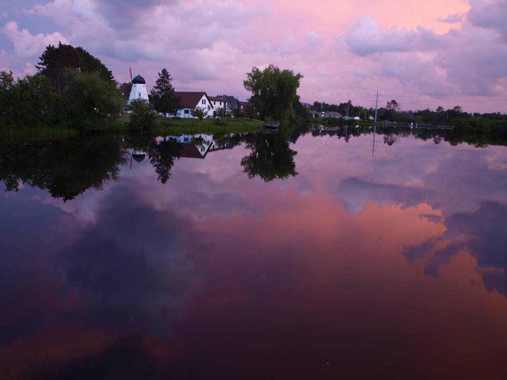 Mallards' Landing Hayward Bagian luar foto